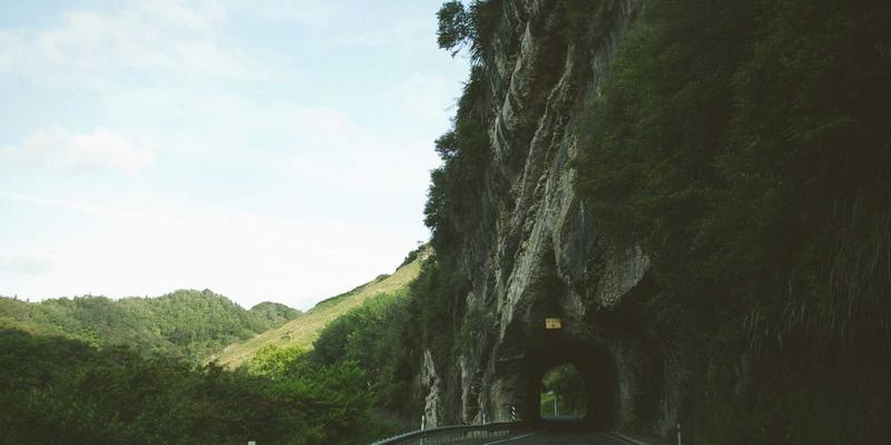 Wi-Fi 7关键技术解析：多链路操作与确定性延迟如何重塑企业网络